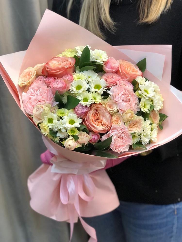 Букет нежные объятья в Афипском Букет цветов из: Гвоздики, Розы и Хризантемы в Афипском