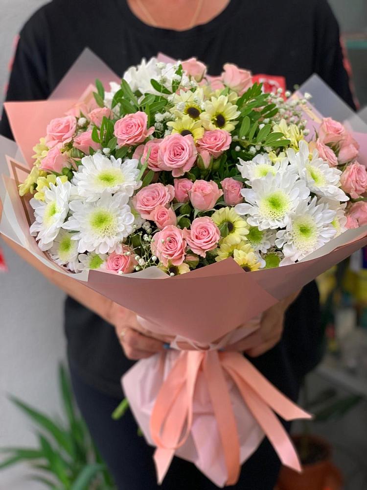 Букет юношеские грезы в Афипском Букет цветов из: Розы и Хризантемы в Афипском