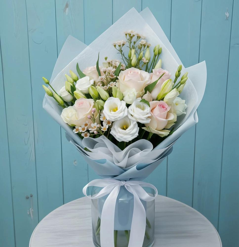 Букет цветов из: Розы и Лизиантусы в Афипском