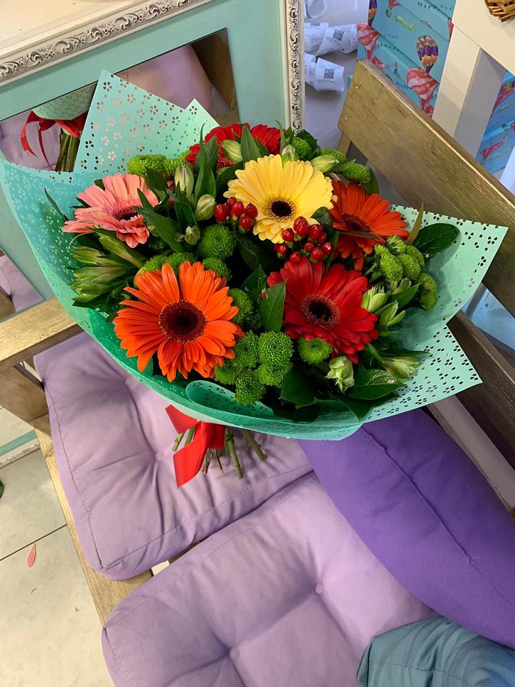 Букет цветов из: Герберы, Хризантемы и Альстромерии в Афипском