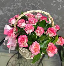 Цветочная композиция из Розы в корзине в Афипском