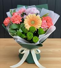 Букет цветов из:  Гвоздики, Розы, Герберы и Хризантемы в Афипском